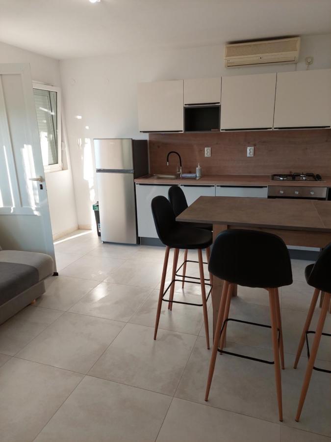 Appartamento Apartman "Ante" Zrnovo Esterno foto