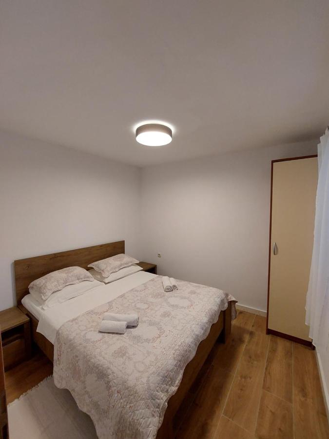 Appartamento Apartman "Ante" Zrnovo Esterno foto