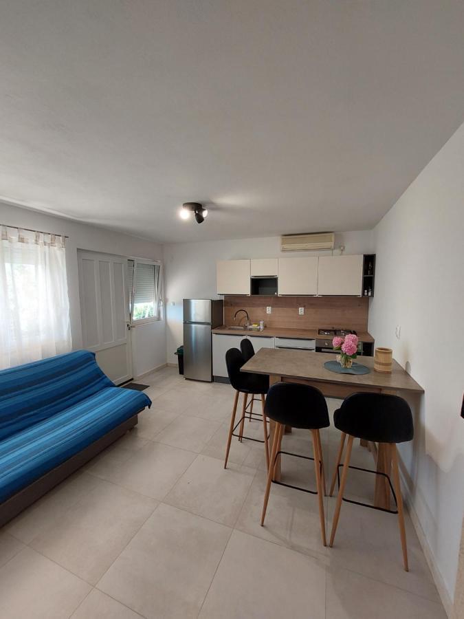 Appartamento Apartman "Ante" Zrnovo Esterno foto