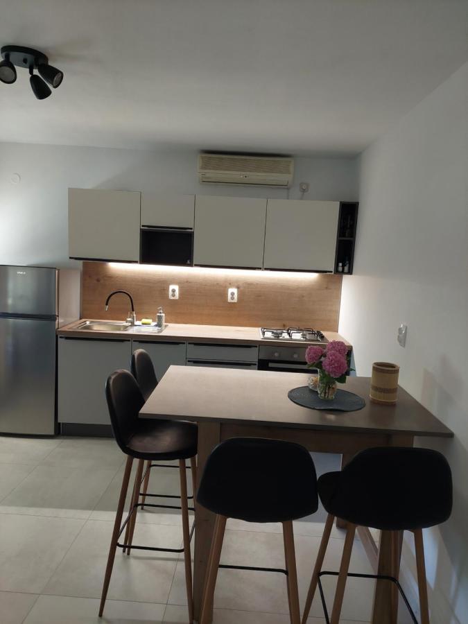 Appartamento Apartman "Ante" Zrnovo Esterno foto